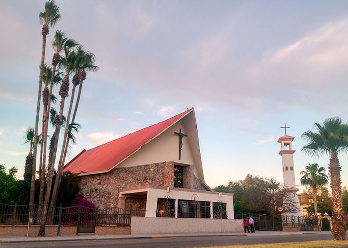 SANTISIMA.jpg